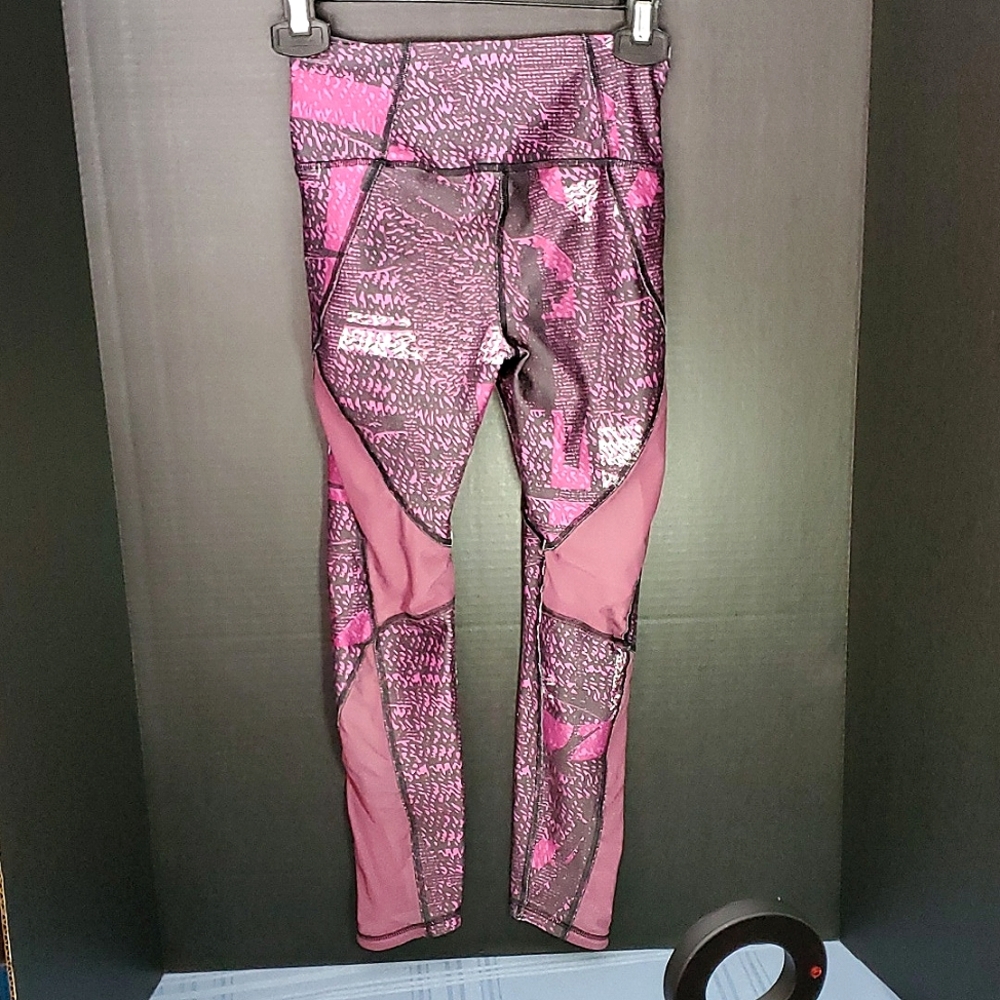Under Armour Heat Gear Compression Leggings - Size X-Small - Picture 5 of 13